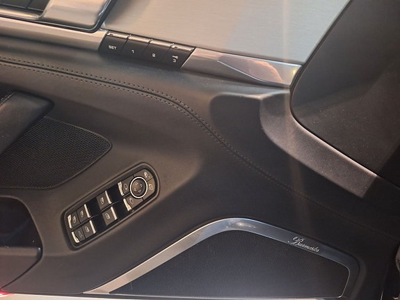 Porsche Panamera Turbo 18 of 18