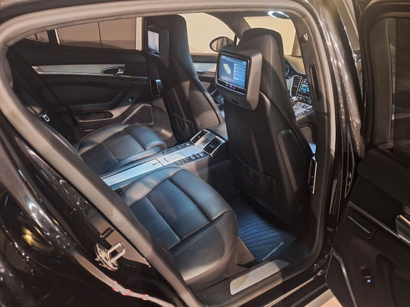 Porsche Panamera Turbo 15 of 18