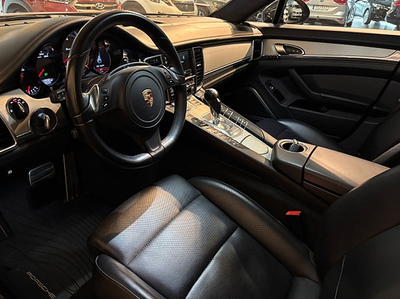 Porsche Panamera Turbo 7 of 20