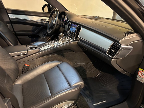 Porsche Panamera Turbo 15 of 20
