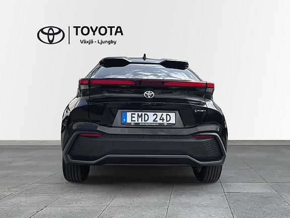 Toyota C-HR 4 of 5
