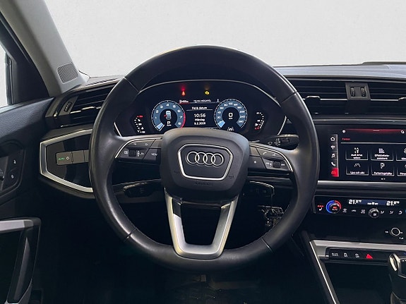 Audi Q3 10 of 15