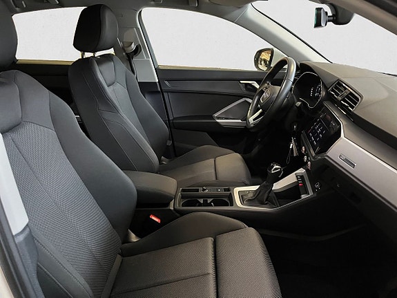 Audi Q3 12 of 15