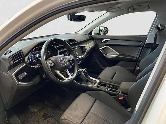 Audi Q3 7 of 15