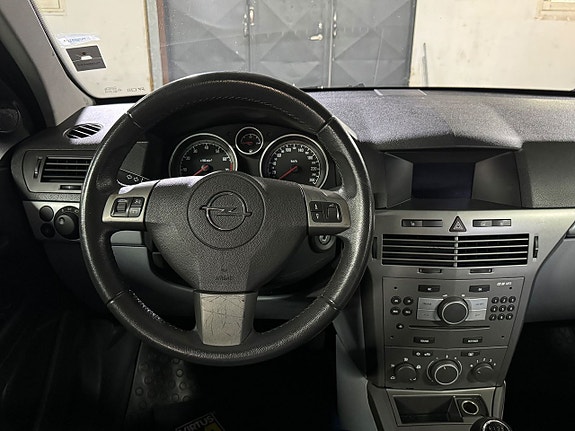 Opel Astra 13 of 14