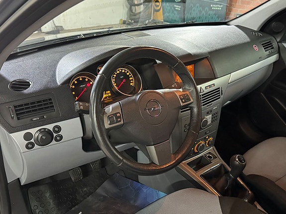 Opel Astra 14 of 14