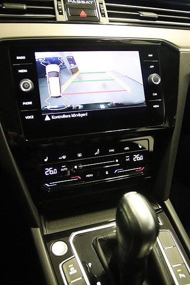 Volkswagen Passat 10 of 13