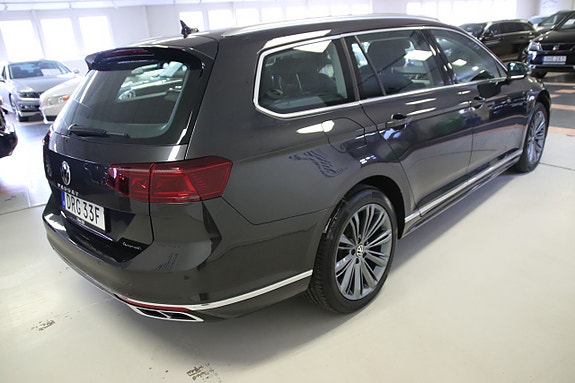 Volkswagen Passat 13 of 13
