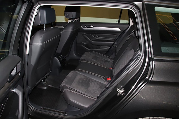 Volkswagen Passat 11 of 13