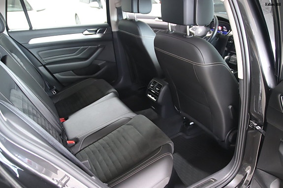 Volkswagen Passat 9 of 14