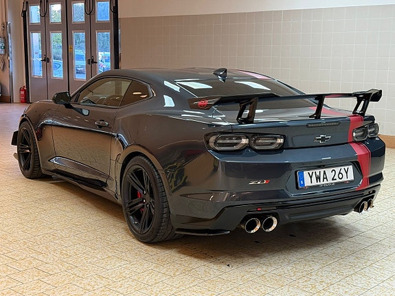 Chevrolet Camaro 4 of 5