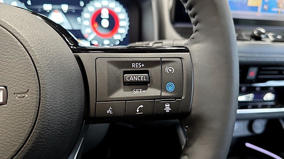 Nissan X-Trail 15 of 16