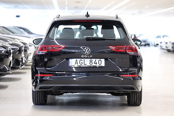 Volkswagen Golf VIII 8 of 19