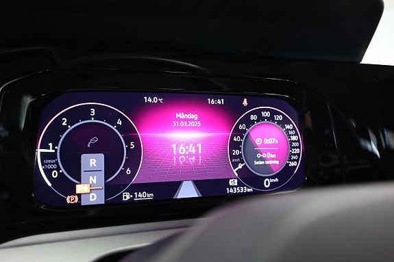 Volkswagen Golf VIII 15 of 19