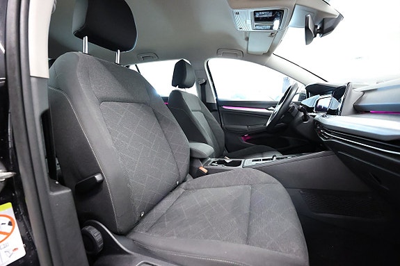 Volkswagen Golf VIII 12 of 19