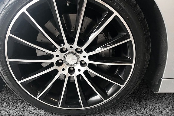 Mercedes-Benz S500 4 of 25