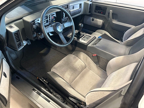 Pontiac Fiero 8 of 9