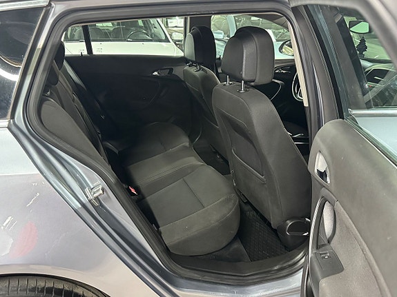 Opel Insignia 10 of 14