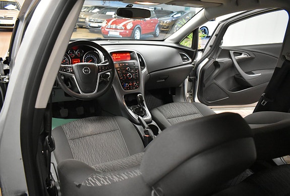Opel Astra 16 of 21
