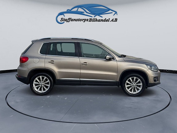 Volkswagen Tiguan 3 of 5