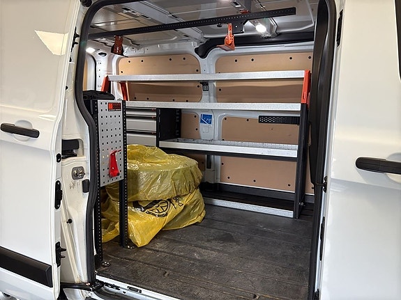 Ford Transit Custom 11 of 19
