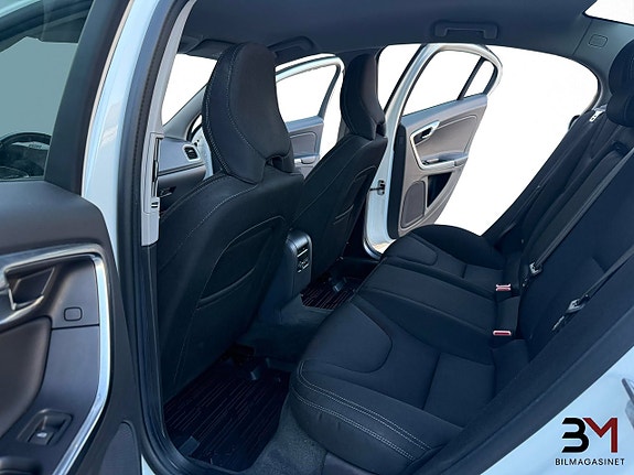 Volvo S60 13 of 14