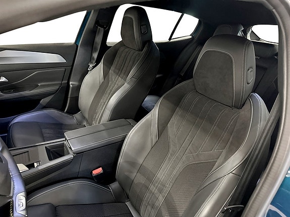 Peugeot 408 8 of 16