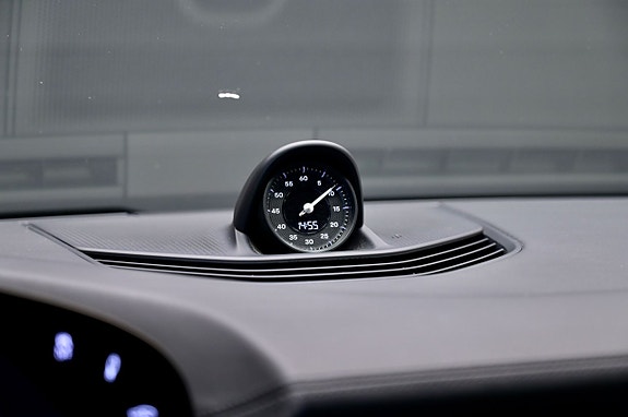 Porsche Taycan 22 of 25