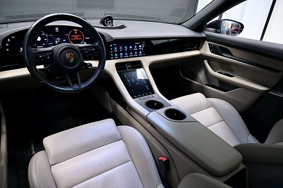Porsche Taycan 15 of 25