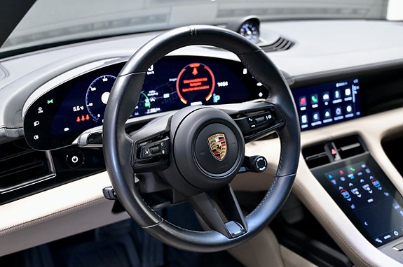 Porsche Taycan 18 of 25