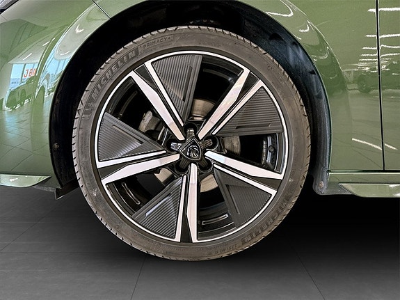 Peugeot 308 15 of 16