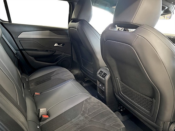Peugeot 308 13 of 16