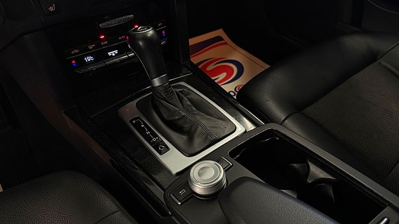 Mercedes-Benz E220 14 of 25