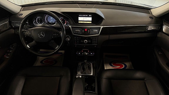 Mercedes-Benz E220 13 of 25