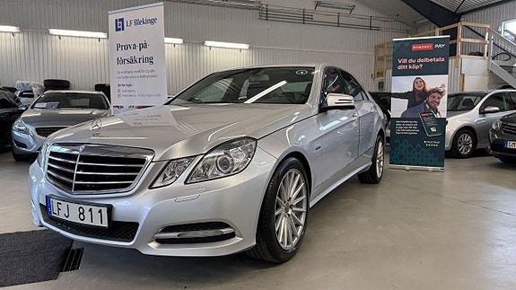 Mercedes-Benz E220 4 of 5