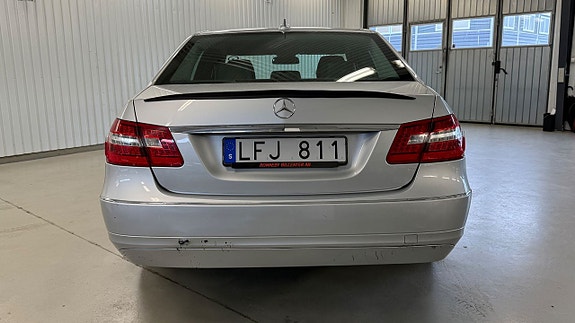 Mercedes-Benz E220 7 of 25