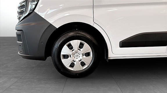 Nissan Interstar 9 of 12