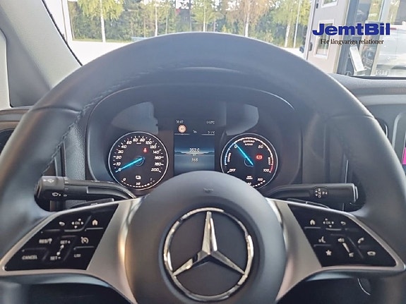 Mercedes-Benz eVito 111 9 of 13