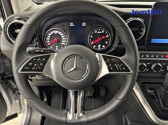 Mercedes-Benz T180 d 8 of 14