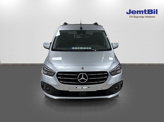 Mercedes-Benz T180 d 4 of 5