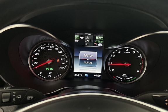 Mercedes-Benz GLC350 e 26 of 30