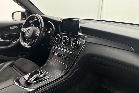 Mercedes-Benz GLC350 e 8 of 30