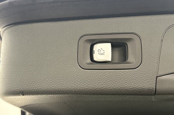 Mercedes-Benz GLC350 e 14 of 30
