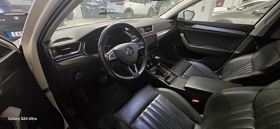 Skoda Superb 9 of 14
