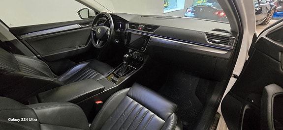 Skoda Superb 8 of 14