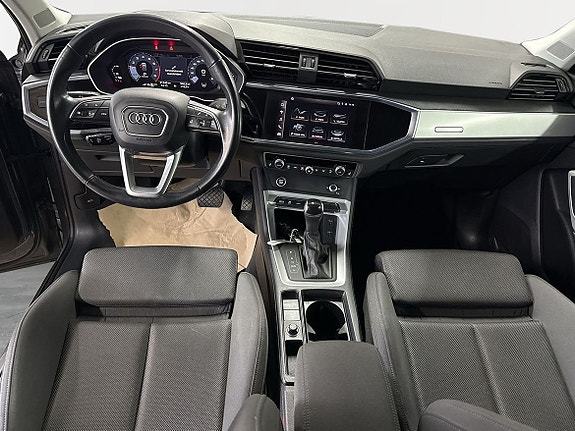 Audi Q3 16 of 30