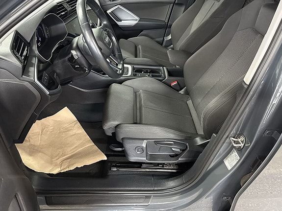 Audi Q3 24 of 30