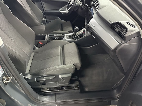 Audi Q3 11 of 30