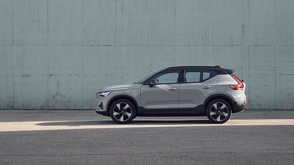 Volvo XC40 8 of 17