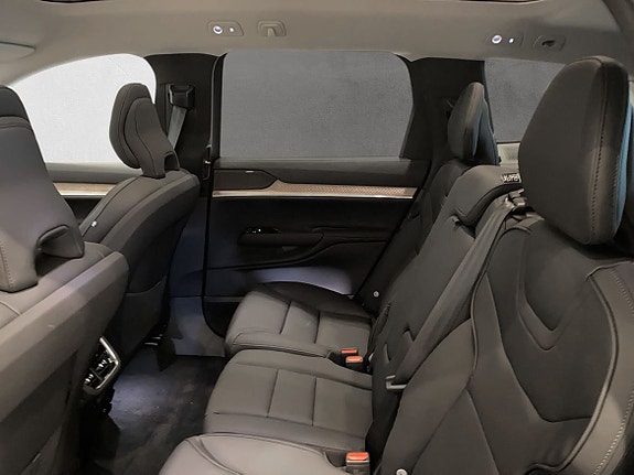 Volvo EX90 4 of 11